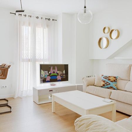 Caleta Homes - Apartamentos Pompidou Malaga Bagian luar foto