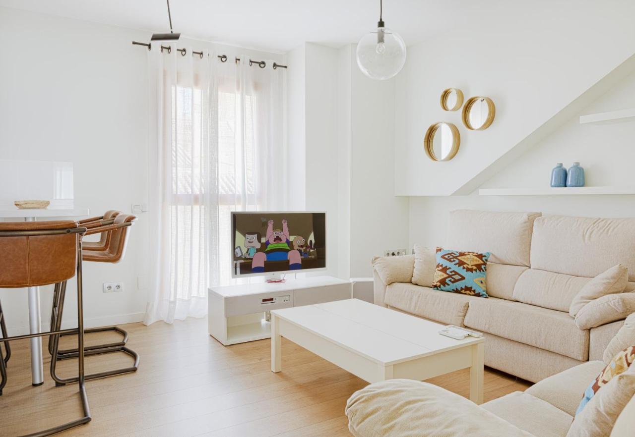 Caleta Homes - Apartamentos Pompidou Malaga Bagian luar foto