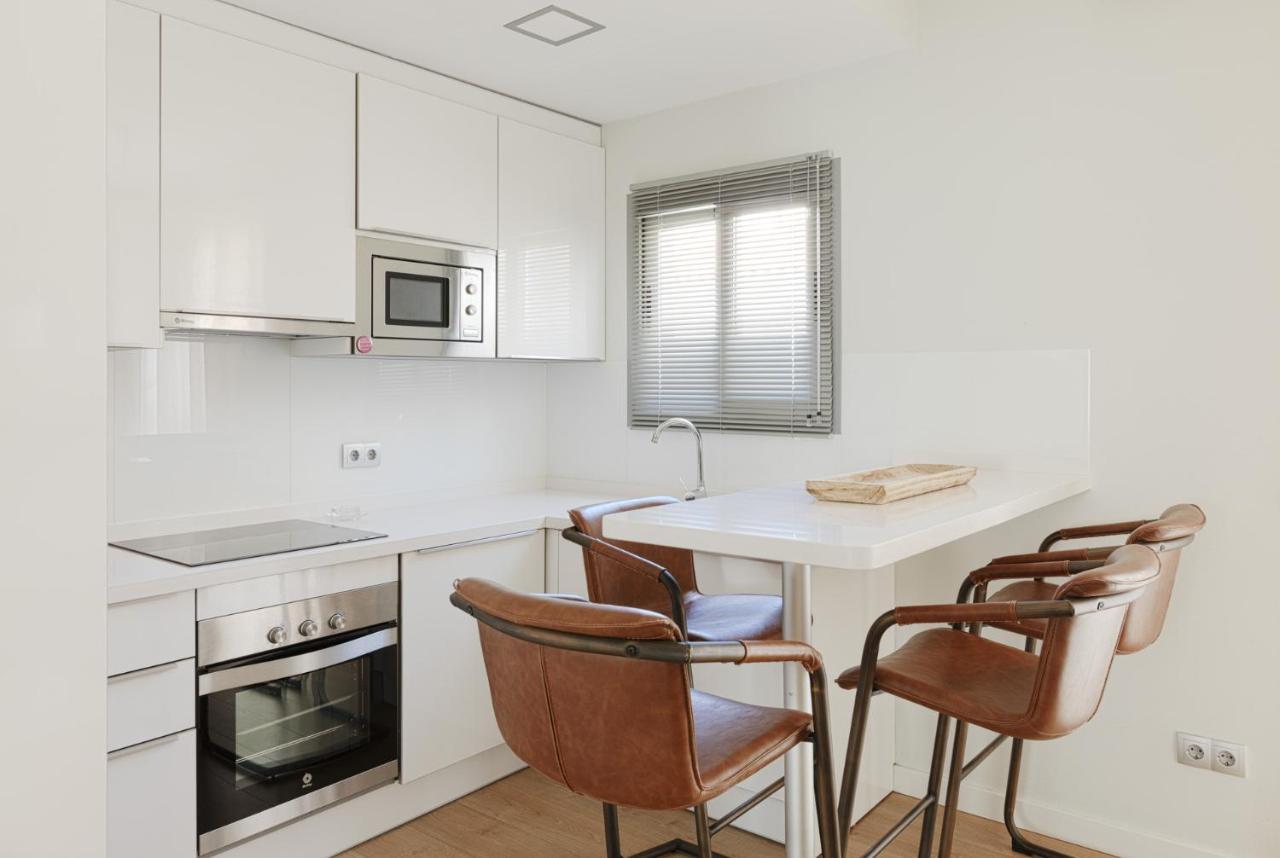 Caleta Homes - Apartamentos Pompidou Malaga Bagian luar foto