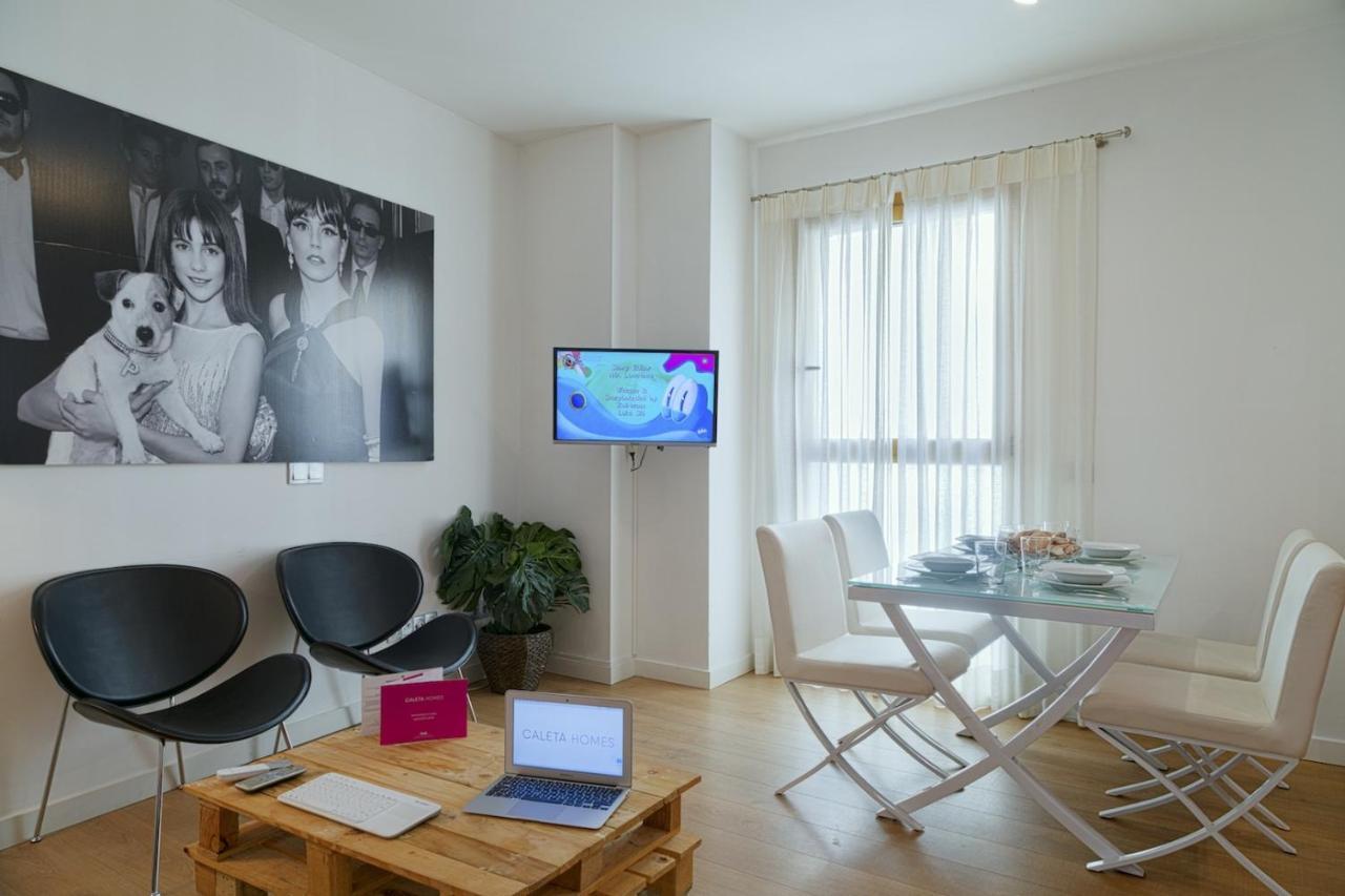 Caleta Homes - Apartamentos Pompidou Malaga Bagian luar foto