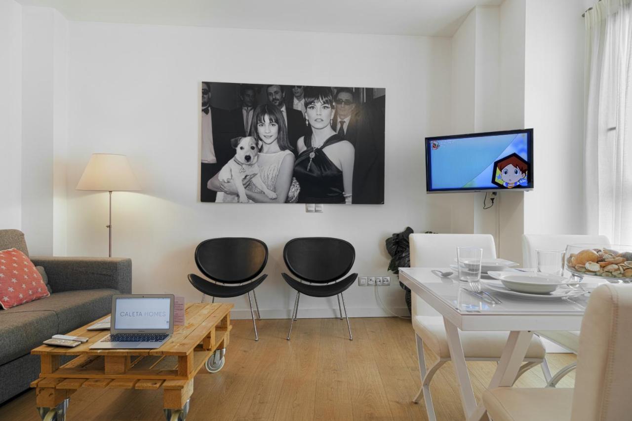 Caleta Homes - Apartamentos Pompidou Malaga Bagian luar foto