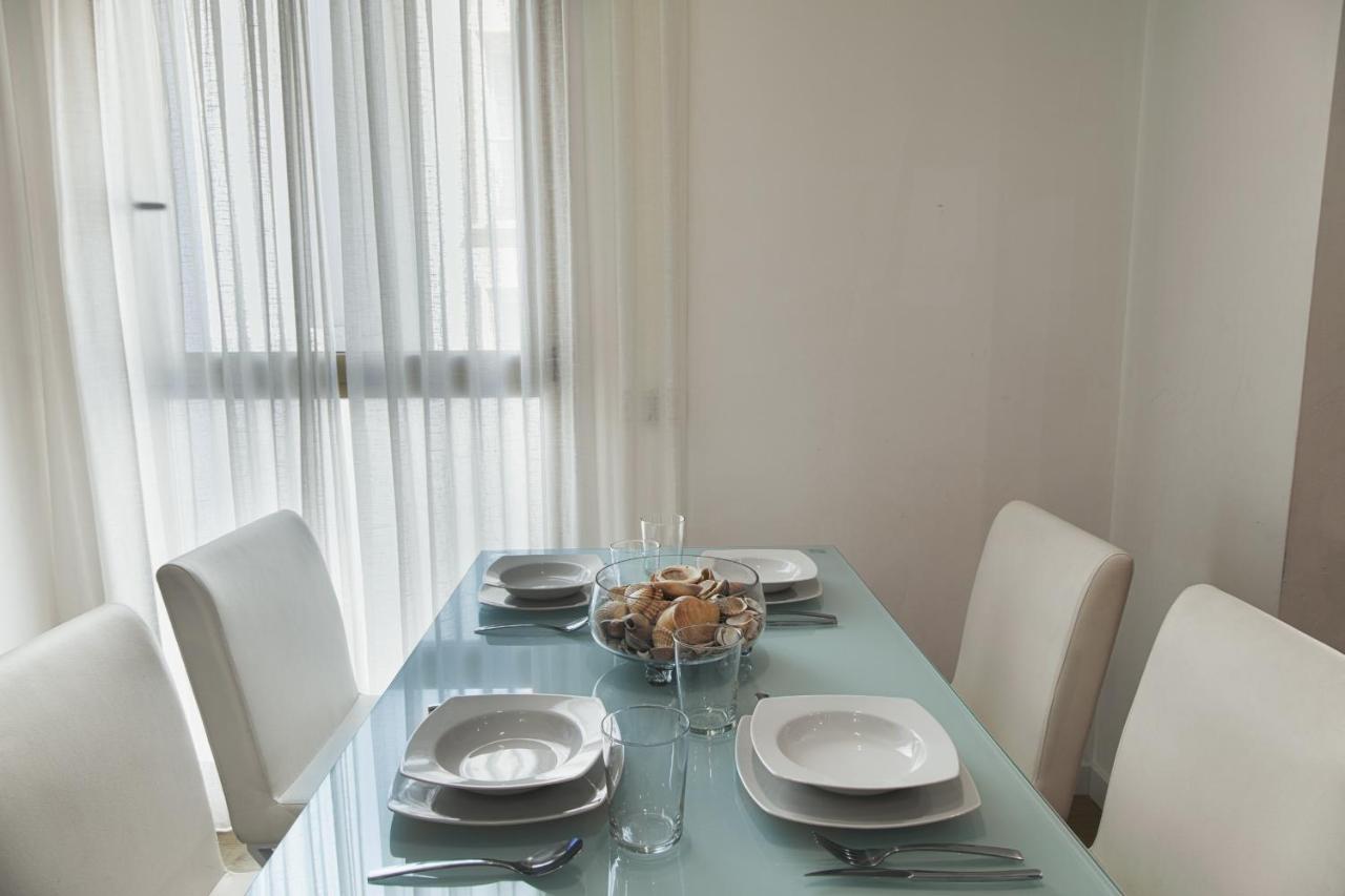 Caleta Homes - Apartamentos Pompidou Malaga Bagian luar foto