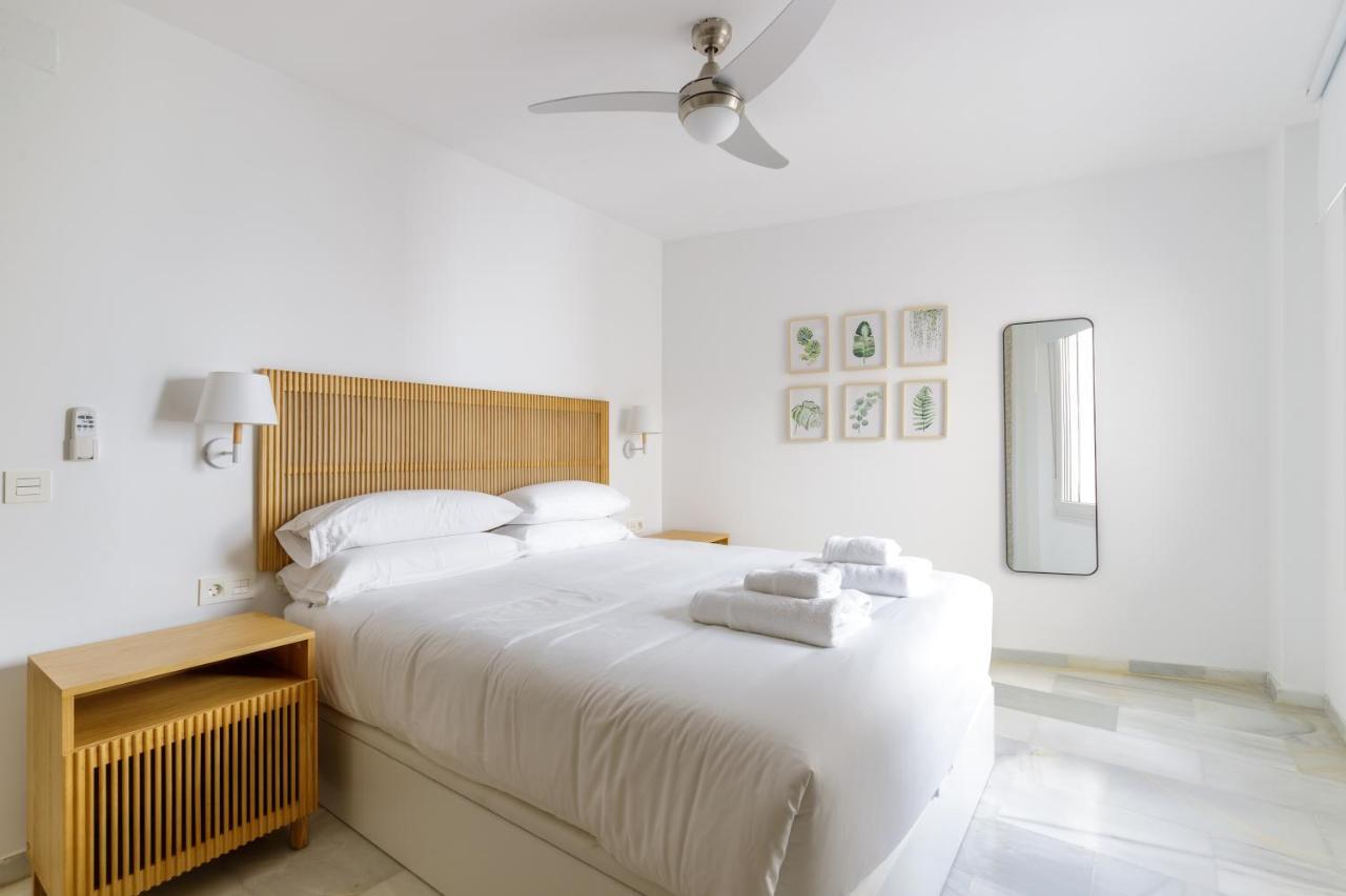 Caleta Homes - Apartamentos Pompidou Malaga Bagian luar foto