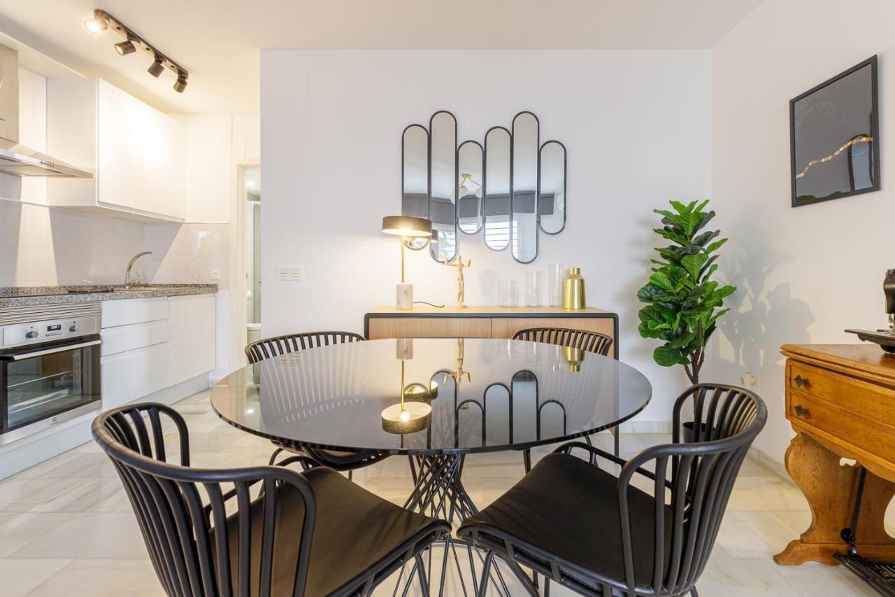 Caleta Homes - Apartamentos Pompidou Malaga Bagian luar foto