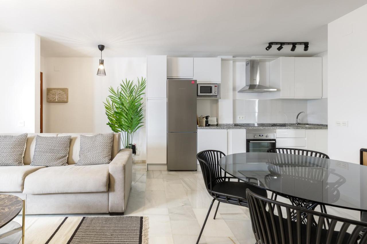 Caleta Homes - Apartamentos Pompidou Malaga Bagian luar foto