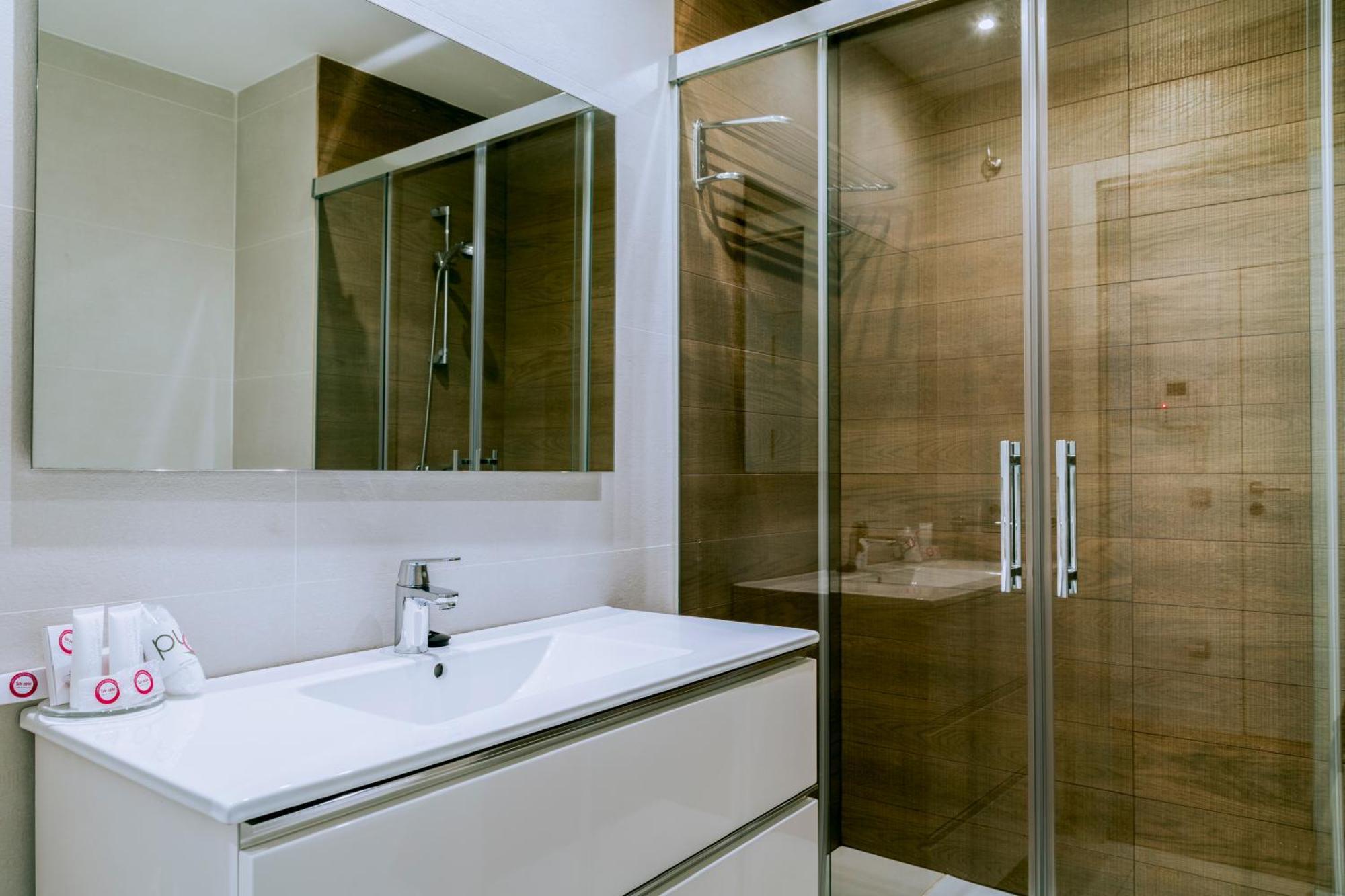 Caleta Homes - Apartamentos Pompidou Malaga Ruang foto