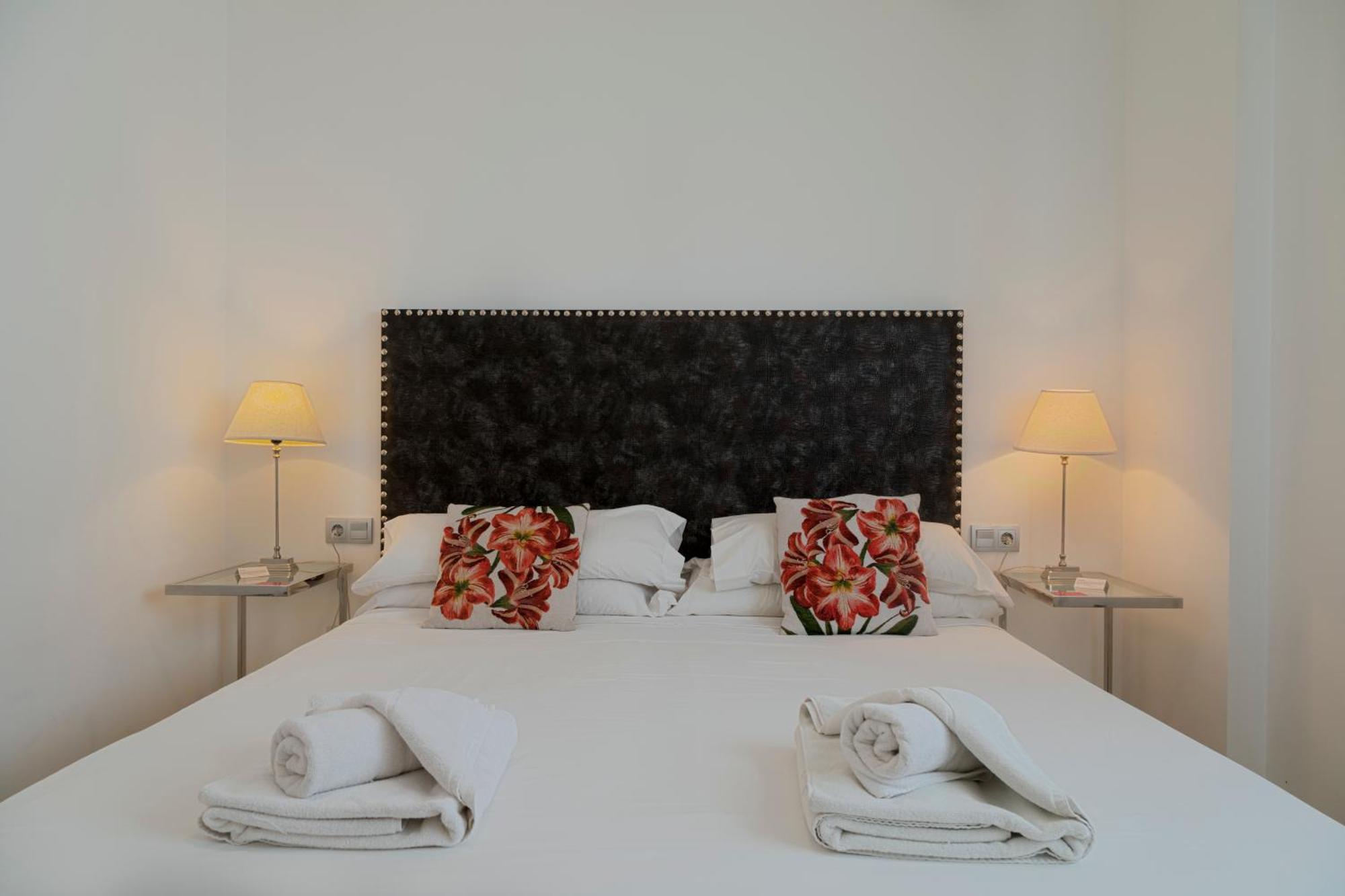 Caleta Homes - Apartamentos Pompidou Malaga Ruang foto